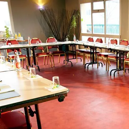 Campanile Nature - Marne La Vallee - Villepinte Hotel