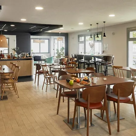 Hotel Campanile Nature - Marne La Vallee -