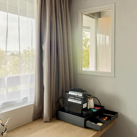 Campanile Nature - Marne La Vallee - 3* シェル
